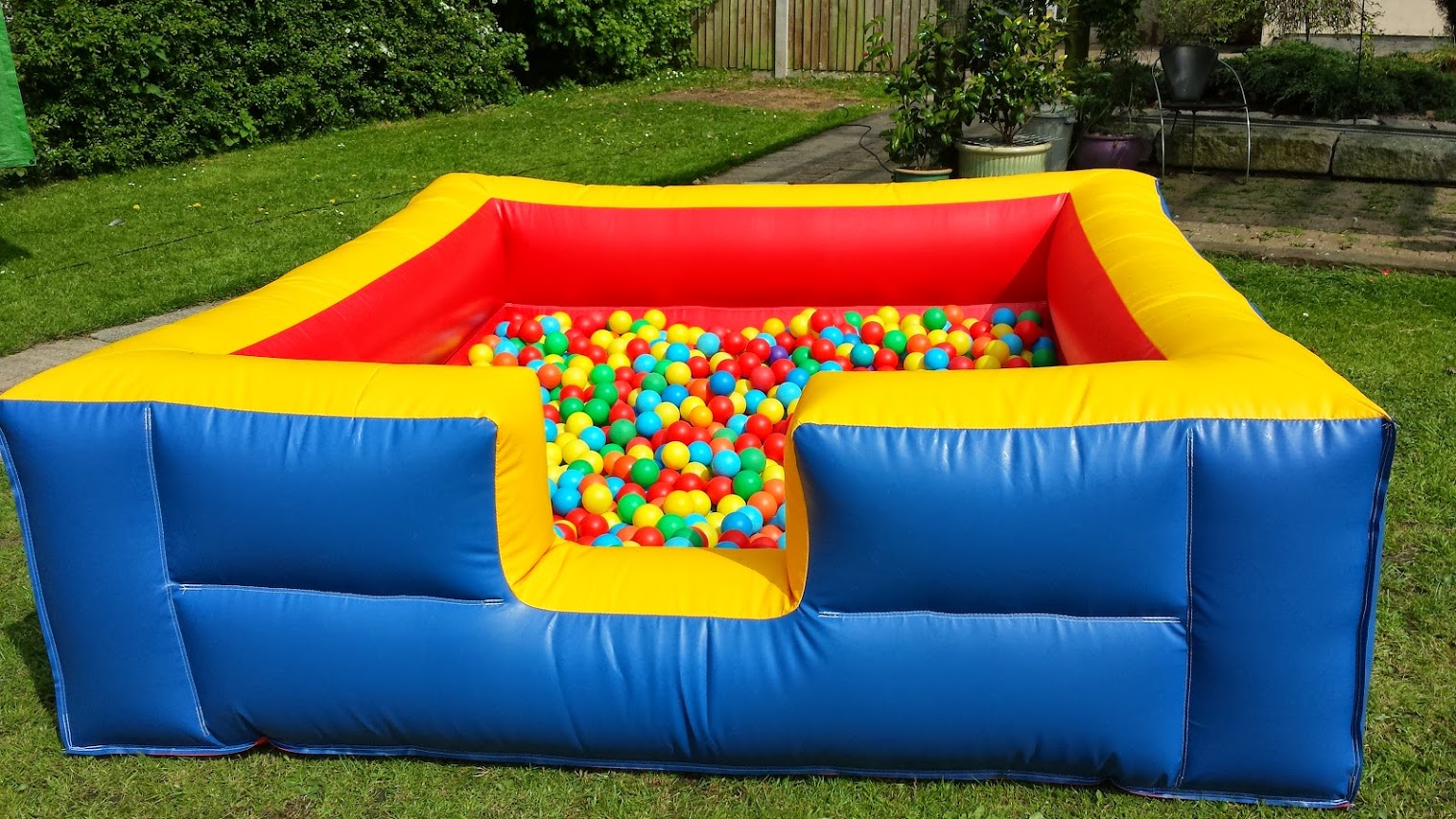 happy hopper bouncy castle